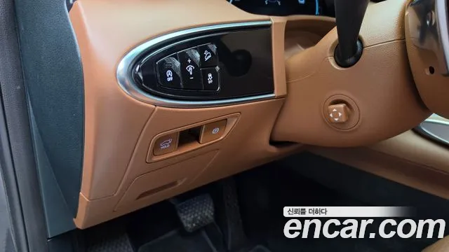 Genesis GV70 — Фото автомобиля 28