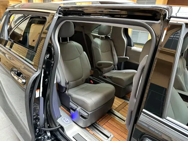 Toyota Granvia — Фото автомобиля 10