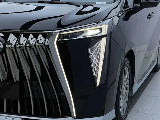 GAC Trumpchi M8 — Фото автомобиля 3