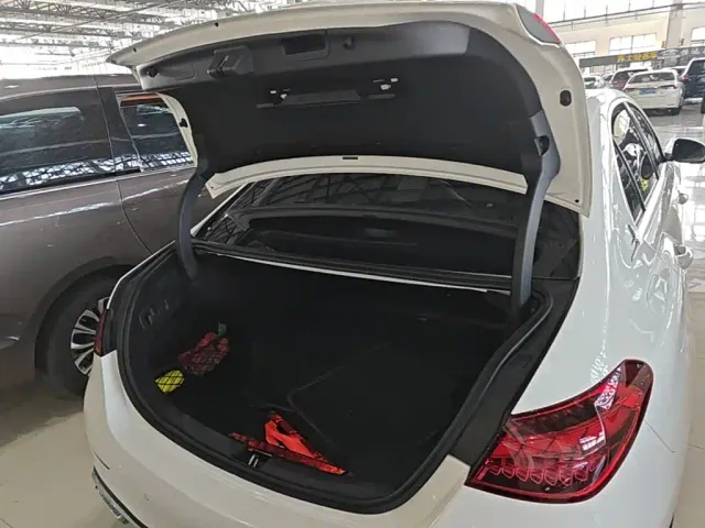Mercedes-Benz C-Class — Фото автомобиля 18
