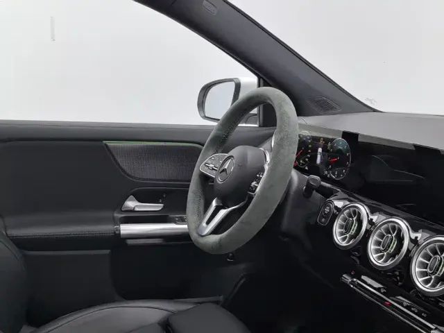 Mercedes-Benz GLA-Class — Фото автомобиля 22