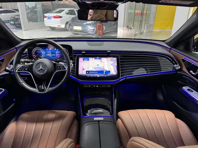 Mercedes-Benz E-Class — Фото автомобиля 5