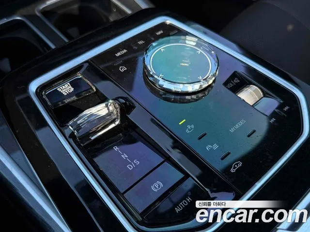 BMW 7-Series 7 серия (G70) 740i xDrive M Sport — Фото автомобиля 18