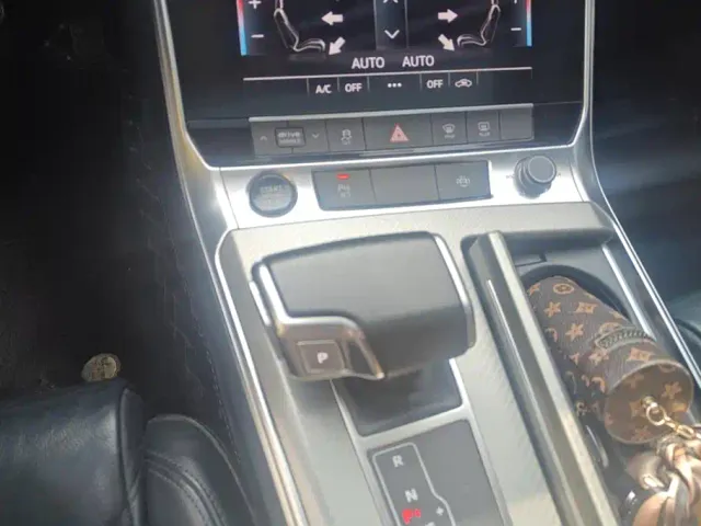 Audi A6L — Фото автомобиля 16