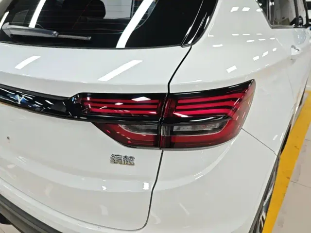 Geely Binyue — Фото автомобиля 7