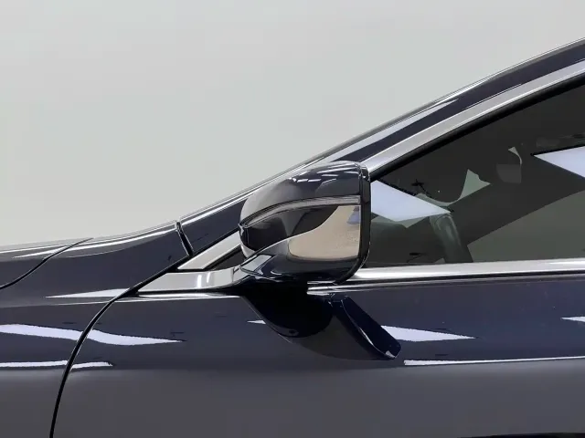 BMW 8 Series — Фото автомобиля 11