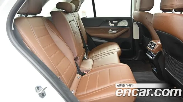 Mercedes-Benz GLE-Class — Фото автомобиля 12