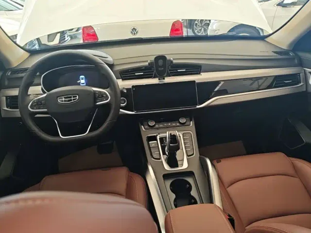 Geely Boyue — Фото автомобиля 9