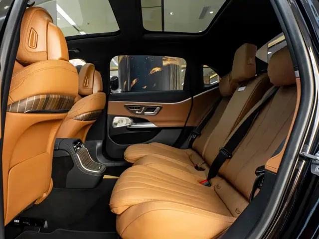 Mercedes-Benz E-Class — Фото автомобиля 28