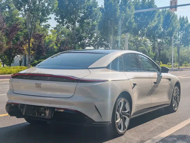 IM Motors L7 — Фото автомобиля 5