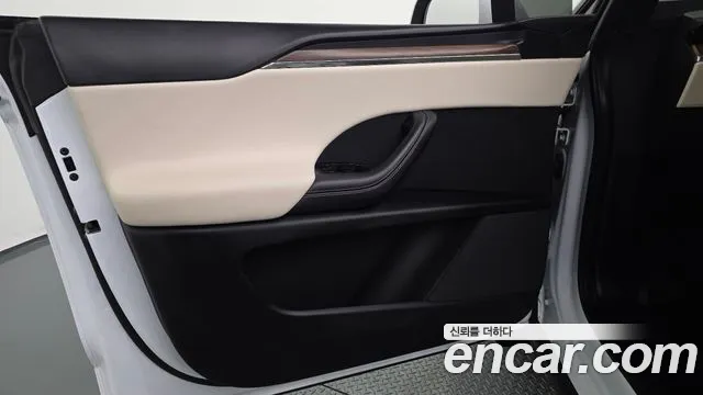 Tesla Model X — Фото автомобиля 23