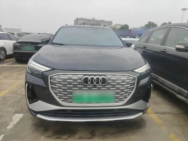 Audi Q4 e-tron — Фото автомобиля 2