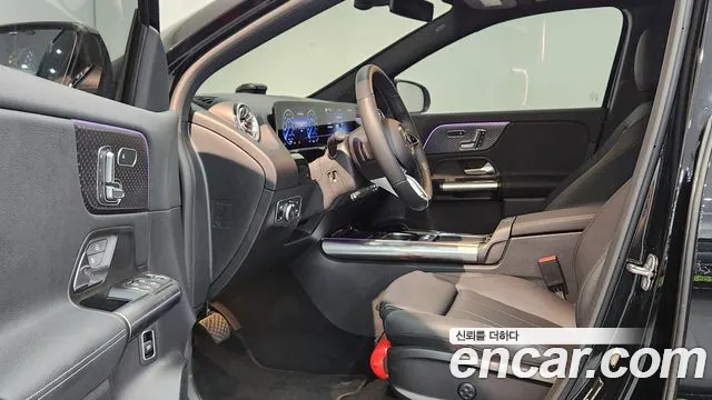 Mercedes-Benz EQA — Фото автомобиля 10