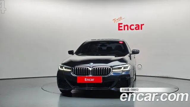 BMW 5 Series G30 — Фото автомобиля 3