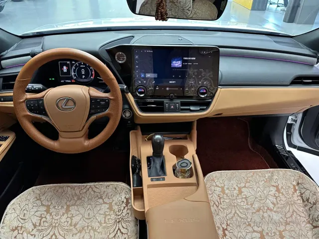 Lexus ES — Фото автомобиля 9