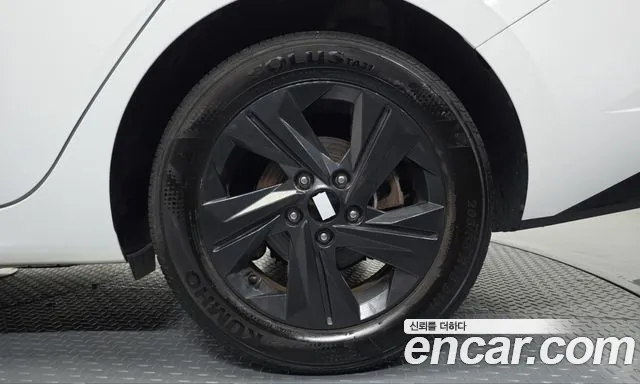 Hyundai Avante CN7 — Фото автомобиля 6