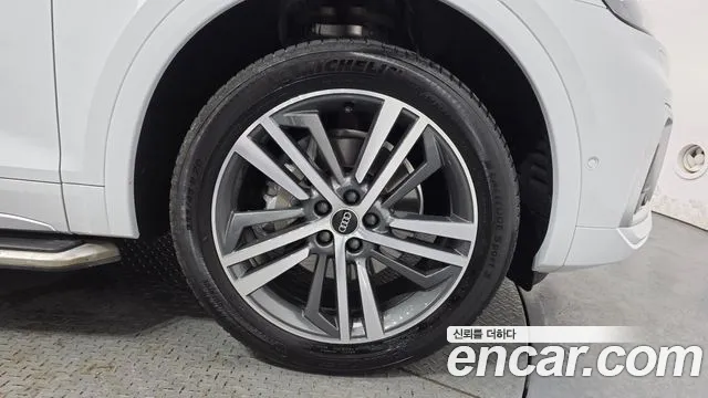 Audi Q5 45 TFSI quattro Premium — Фото автомобиля 18