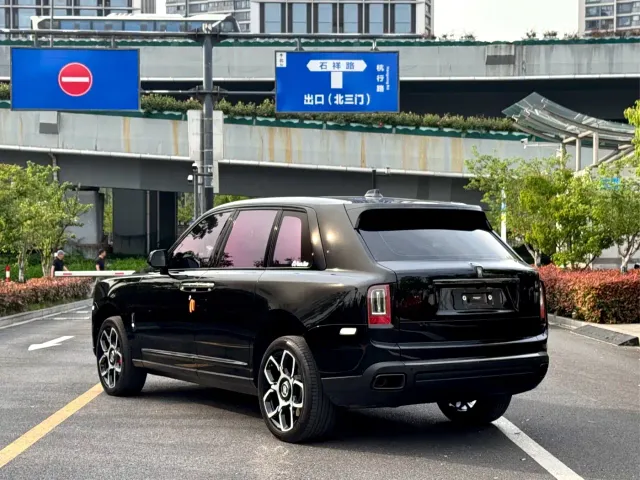Rolls-Royce Cullinan — Фото автомобиля 9