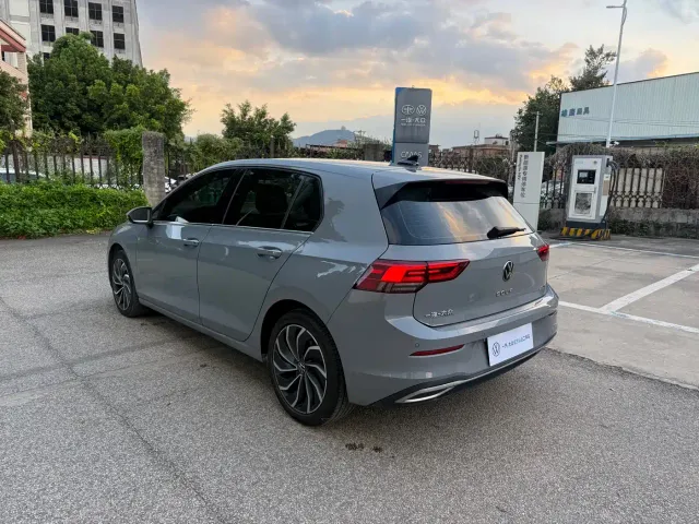 Volkswagen Golf 2023 280TSI DSG Pro — Фото автомобиля 13