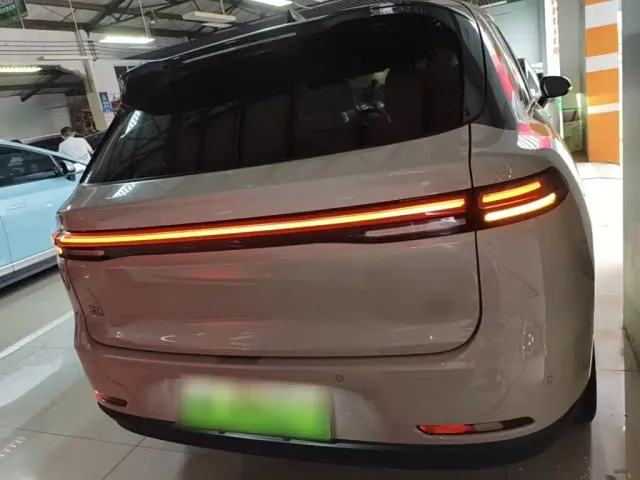 Leapmotor C10 — Фото автомобиля 5
