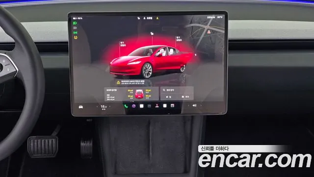Tesla Model 3 — Фото автомобиля 14