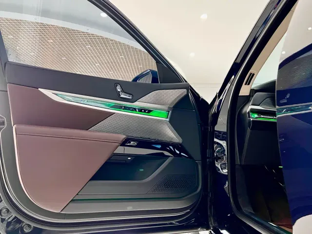 BMW 7 Series — Фото автомобиля 20