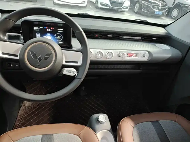 Wuling Hongguang Mini EV — Фото автомобиля 12