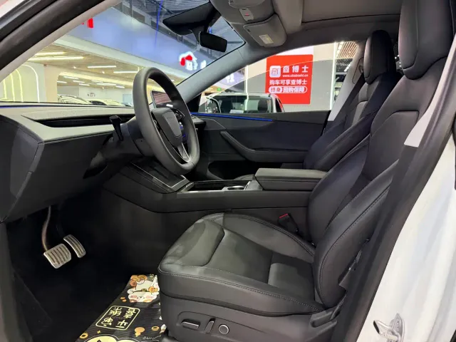 Tesla Model Y — Фото автомобиля 6