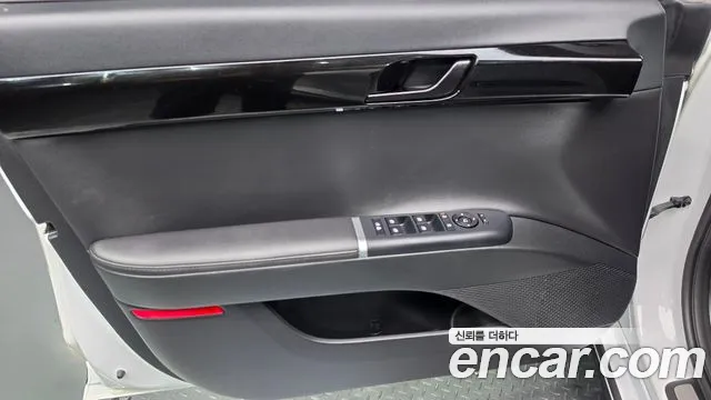 Hyundai Grandeur GN7 — Фото автомобиля 13
