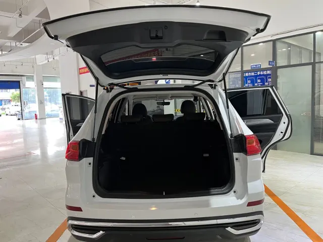 Haval M6 — Фото автомобиля 10