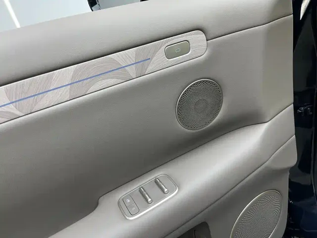 IM Motors LS6 — Фото автомобиля 9