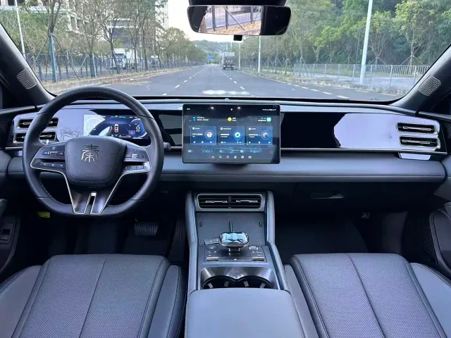 BYD Qin L — Фото автомобиля 6
