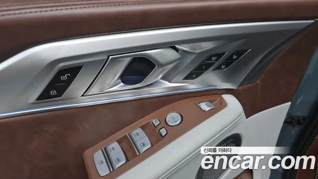 BMW XM G09 — Фото автомобиля 30