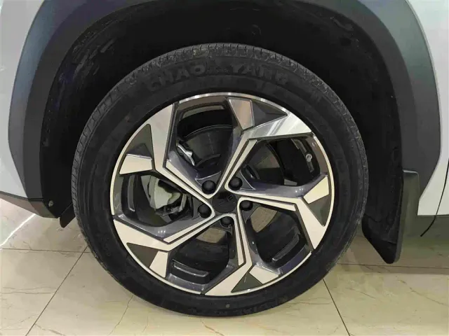 Geely Boyue L — Фото автомобиля 10