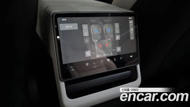 Tesla Model Y — Фото автомобиля 29