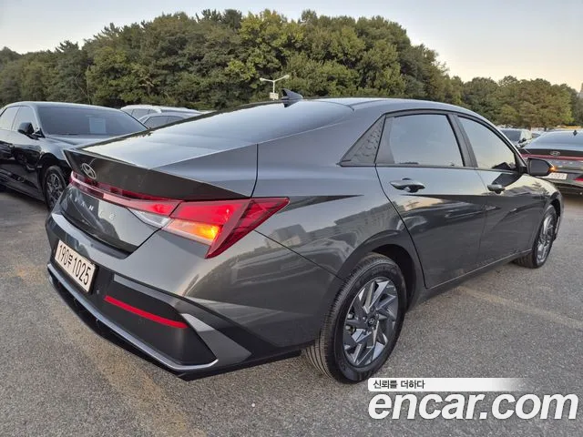 Hyundai Avante CN7 — Фото автомобиля 4