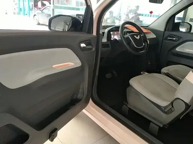 Wuling Hongguang Mini EV — Фото автомобиля 11
