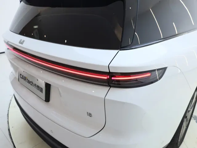 Li Auto Li i8 2025 Standard Edition — Фото автомобиля 20