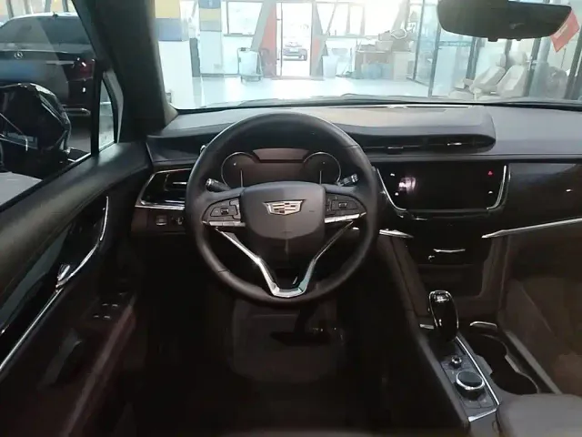 Cadillac XT6 — Фото автомобиля 10