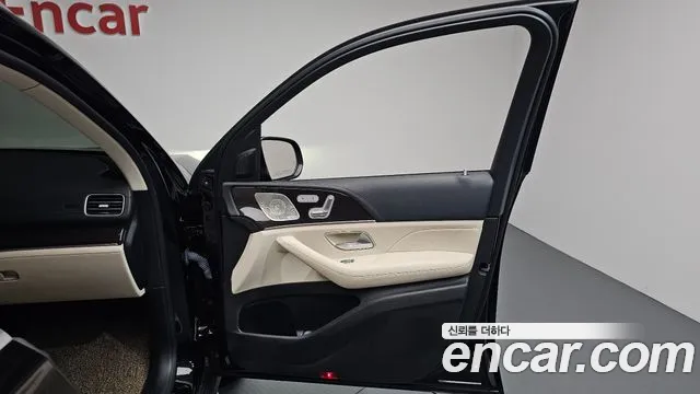 Mercedes-Benz GLE-Class — Фото автомобиля 13
