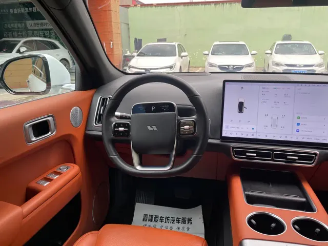 Li Auto L7 — Фото автомобиля 12