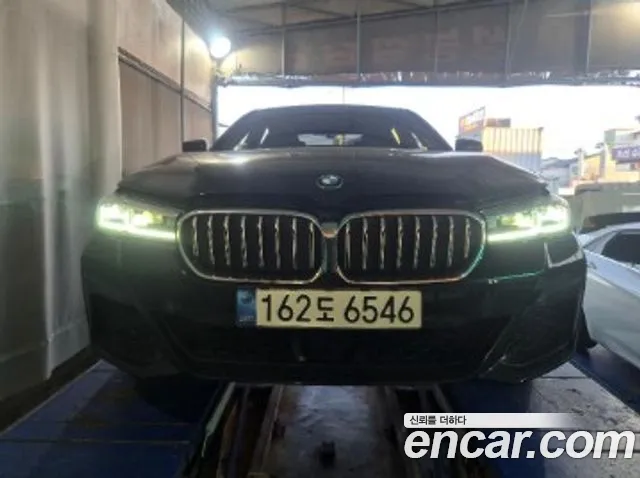 Фотография автомобиля — BMW 5 Series G30