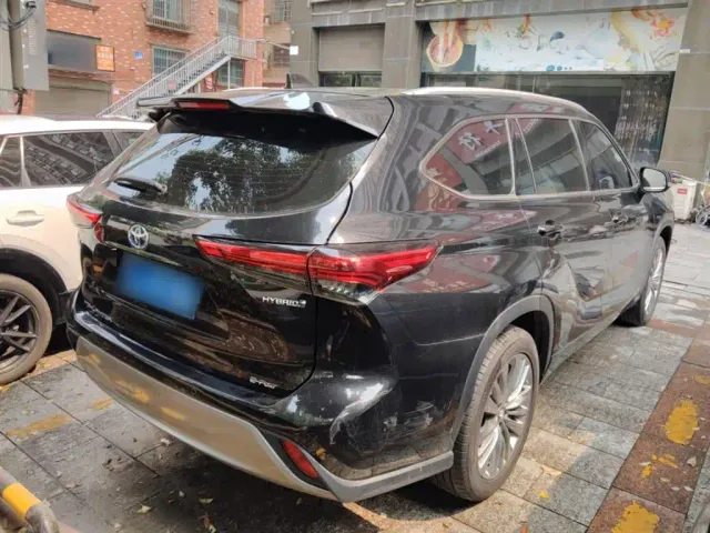 Toyota Highlander — Фото автомобиля 5