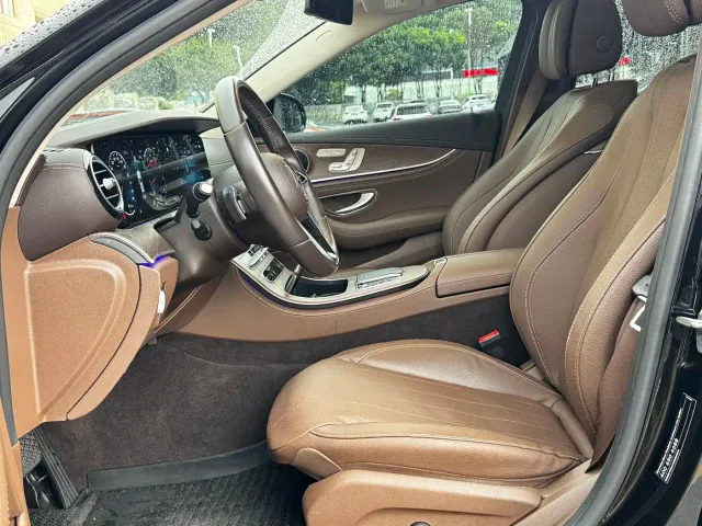 Mercedes-Benz E-Class — Фото автомобиля 4