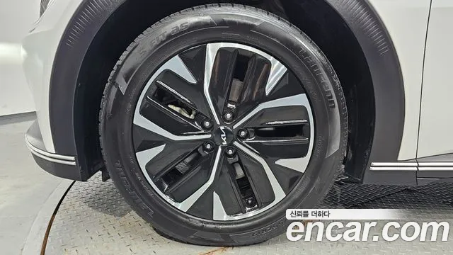 Kia EV6 — Фото автомобиля 4