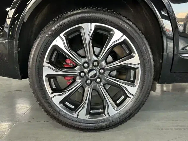 Cadillac XT5 — Фото автомобиля 16