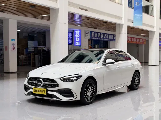 Фотография автомобиля — Mercedes-Benz C-Class