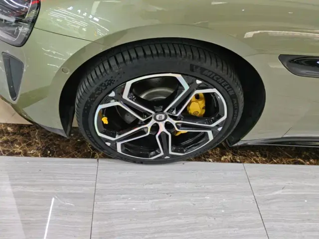 Xiaomi SU7 — Фото автомобиля 22