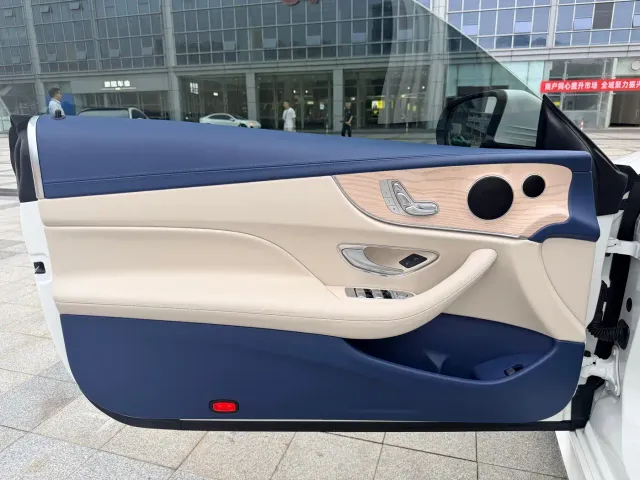 Mercedes-Benz E-Class — Фото автомобиля 9