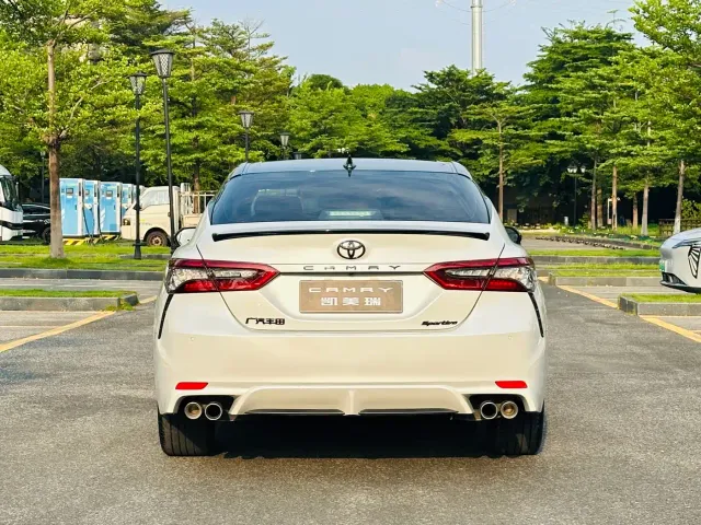Toyota Camry — Фото автомобиля 5